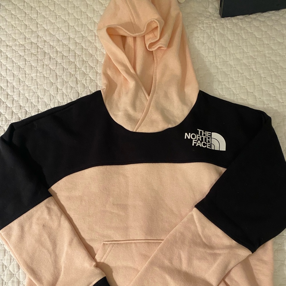 Brand new North Face girls pullover hoodie